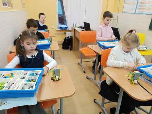 Занятия по робототехнике с LEGO